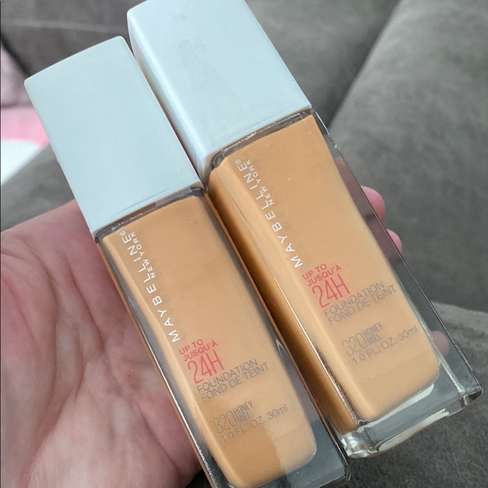 New Maybelline  2 Tan Foundations  Liquid Makeup